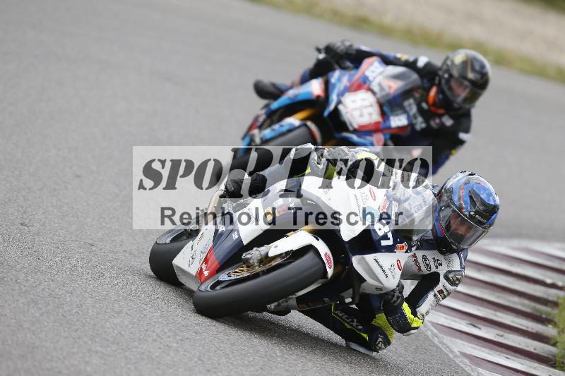 /09 19.04.2026  Caremotion get faster ADR/Gruppe rot/887